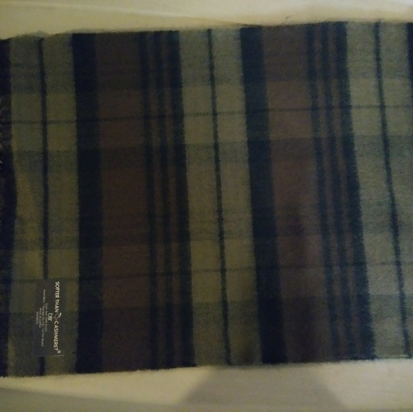 Scarf - Picture 1 of 1